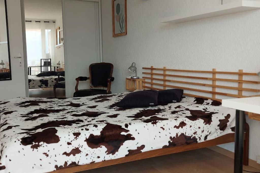 Vue Degagee Jeanne D'arc Apartment *